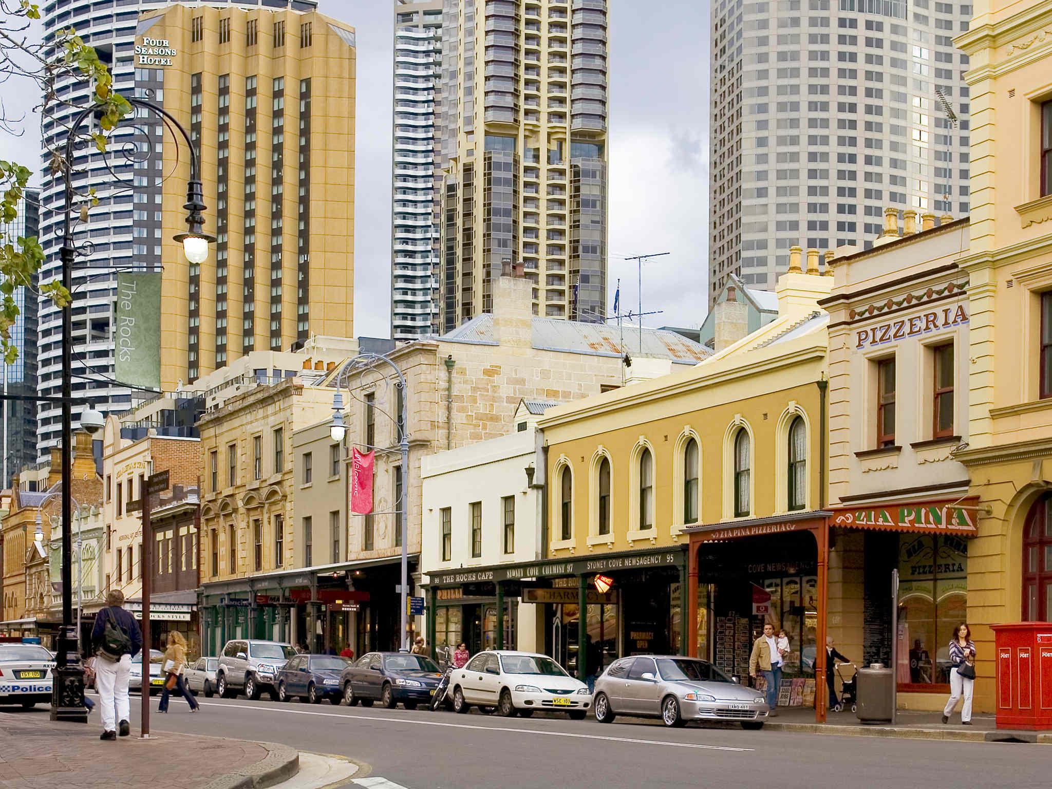 Mercure Sydney Blacktown 4*
