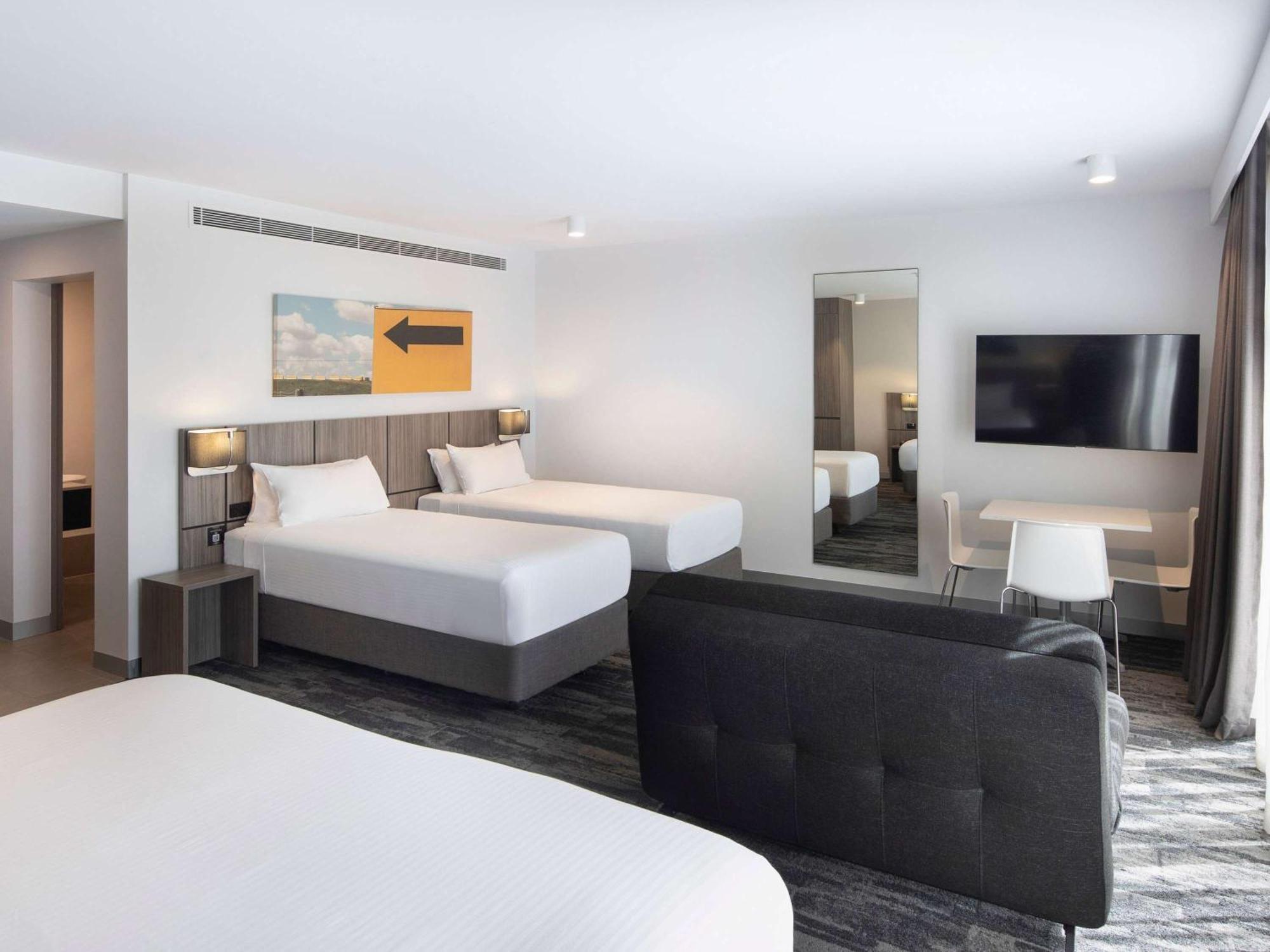 Hotel Mercure Sydney Blacktown 4*