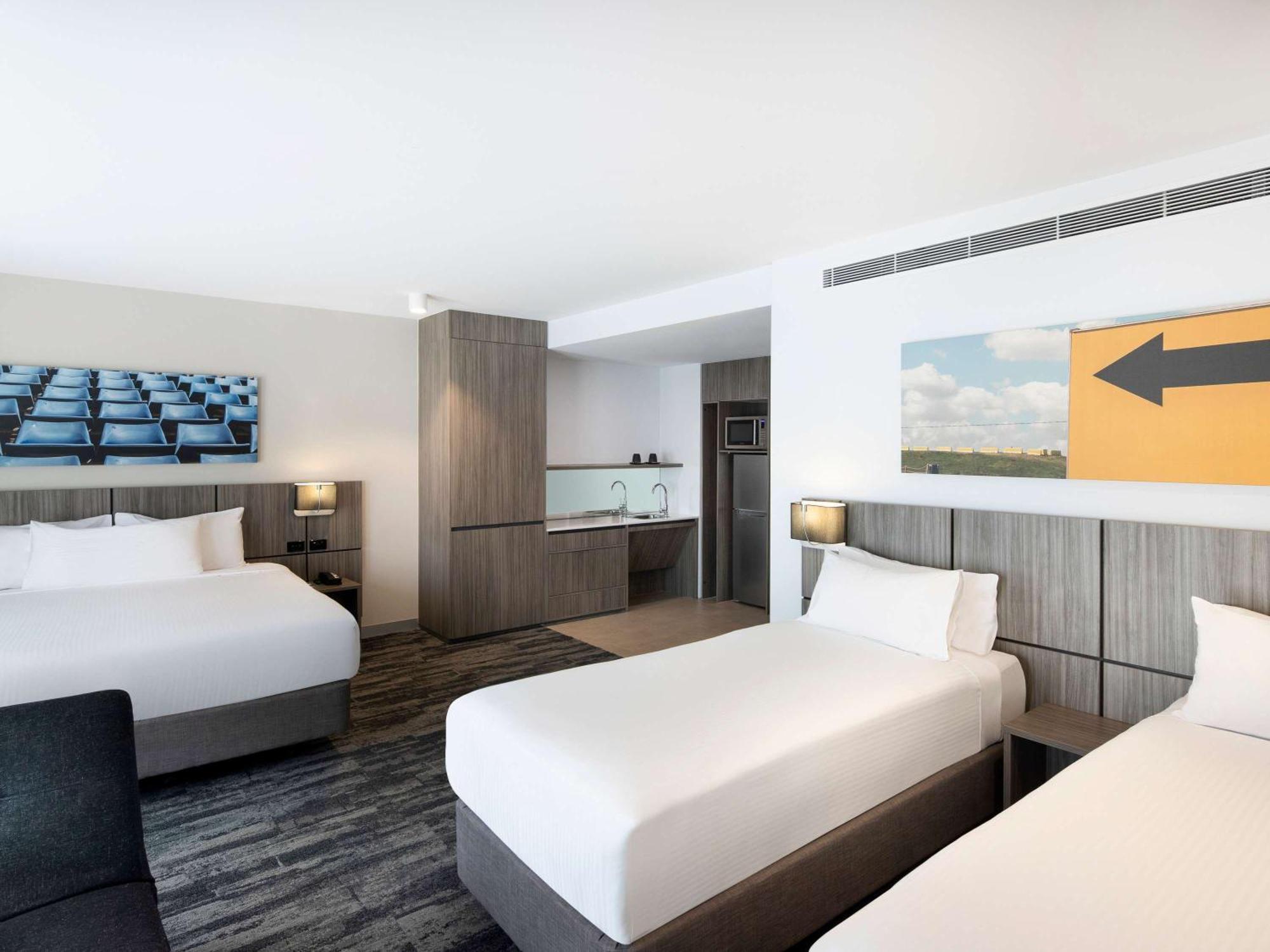 Mercure Sydney Blacktown 4*